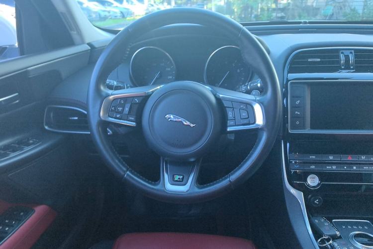 Used Jaguar XE 2017 2.0T 200 PS R-Sport