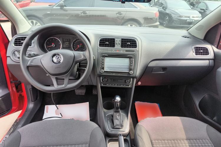 Used Volkswagen Polo 2014 1.6L Automatic Comfort Edition Center Console