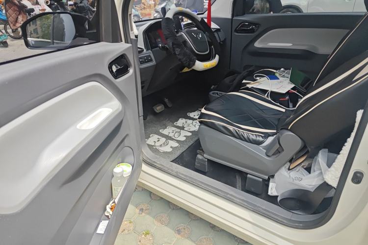 Used Wuling Hongguang MINIEV 2022 Macaron Premium Model – Lithium Iron Phosphate Driver Seat