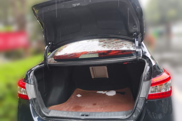 Used Nissan Sylphy 2014 1.6XV CVT Deluxe Edition Trunk