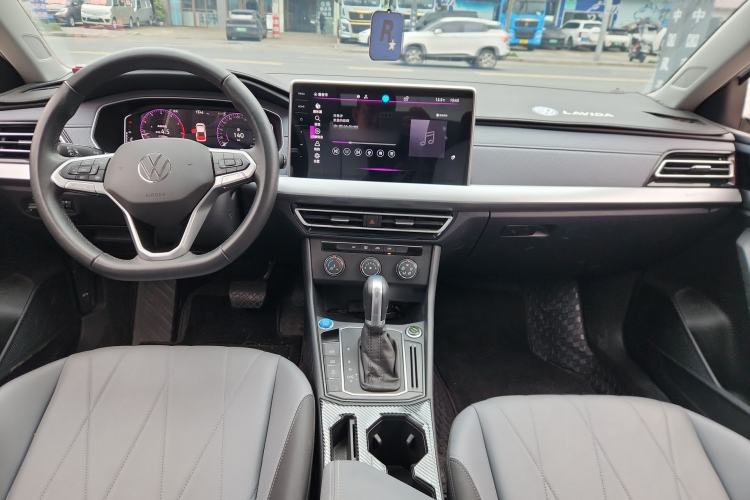 Used Volkswagen Lavida 2023 1.5L Automatic Starry Sky 5 Million Edition Center Console