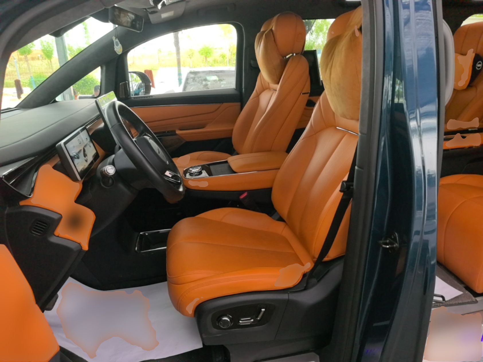 Geely Galaxy LEVC L380 2024 140-Degree 6-Seater All-Wheel-Drive Ultra — снимка 17