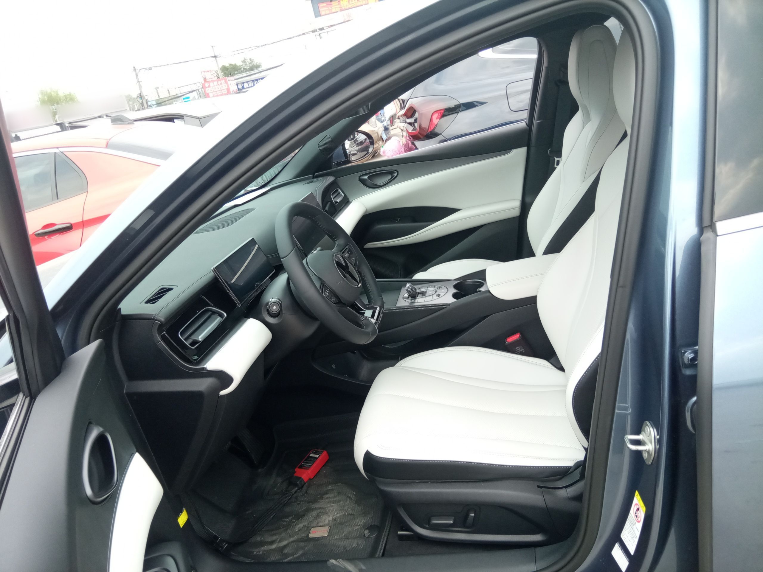 Переднее сиденье в автомобиле