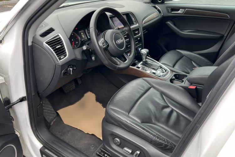 Used Audi Q5 2015 40 TFSI Comfort Model
