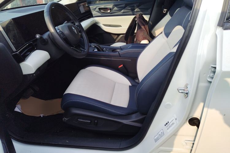 Used Lingxi L 2025 Model—Player No. 1 Plus Super Double-Up Optional Package
