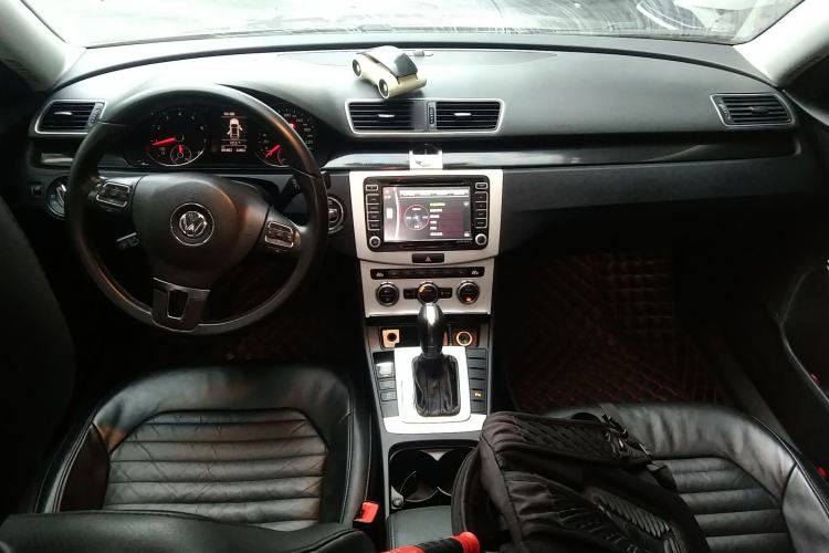 Used Volkswagen Magotan 2012 Revised 1.8TSI Luxury Version Center Console