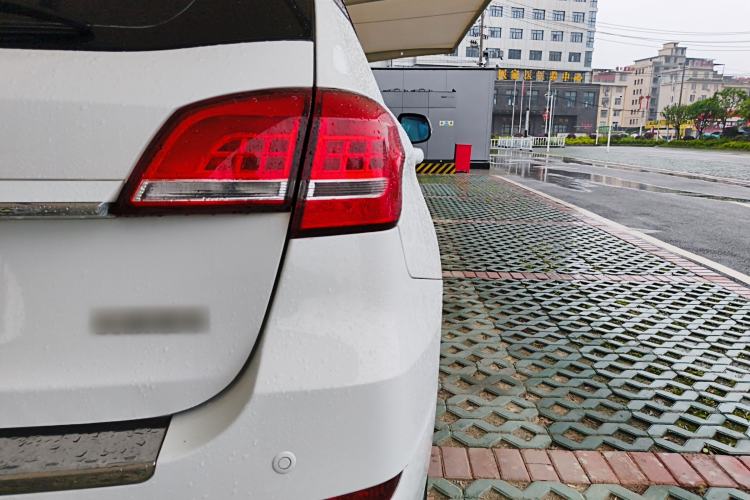 Used Haval H2 2014 1.5T Manual Two-Wheel Drive Elite Edition Right Rear Taillight