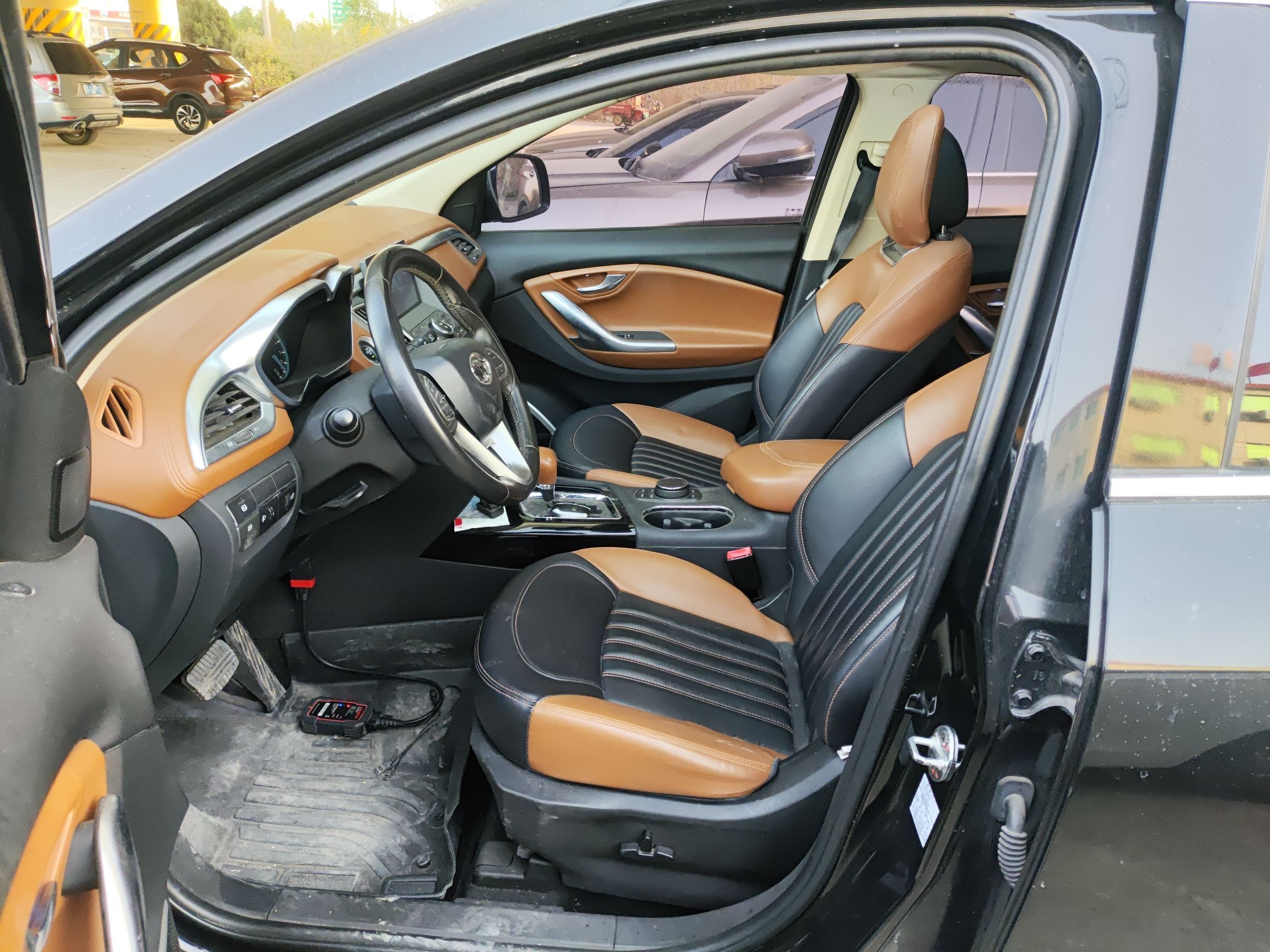 Переднее сиденье в автомобиле