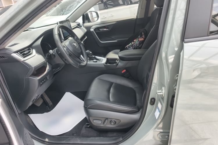 Used Toyota RAV4 2021 2.0L CVT Four-Wheel Drive Premium Edition