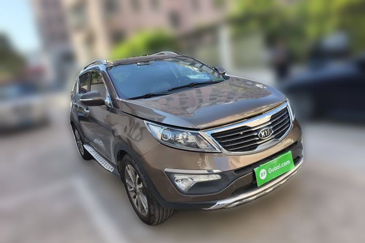 Used Kia Sportage R 2011 2.4L Automatic 4x4 Premium Edition Front Right 45 Deg