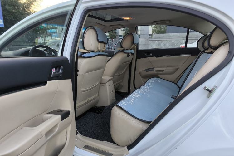 Used Geely Auto Classic Emgrand 2013 Sedan 1.8L CVT Prestige Model
