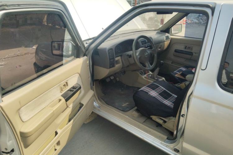 Used Dongfeng Ruichi 2013 3.2T Xingye Edition Diesel Two-Wheel Drive Standard Type CYQD80-E4