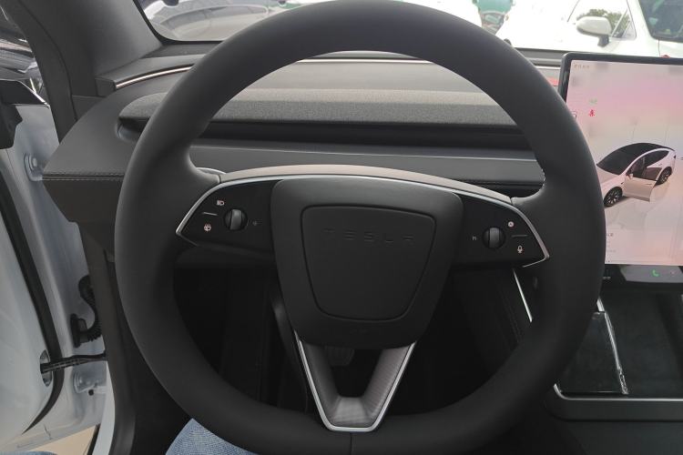Used Tesla Model Y L 2025 Model Long-Range All-Wheel-Drive Version
