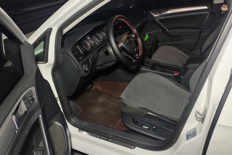 Used Volkswagen Golf 2018 230TSI Automatic Comfort Model
