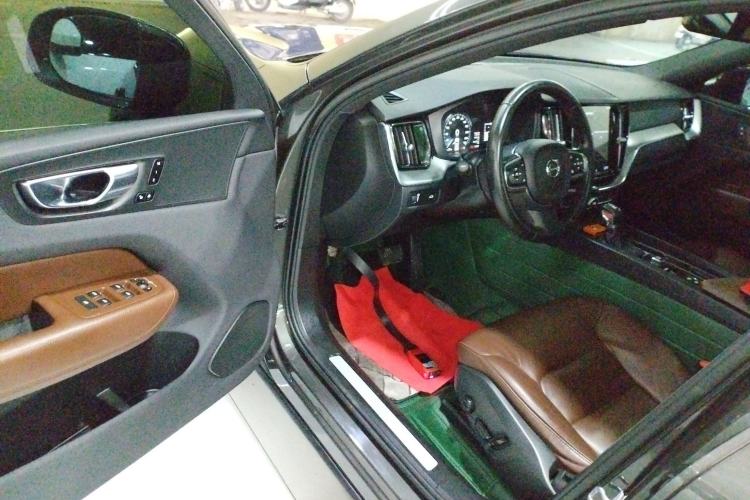 Used Volvo XC60 2021 T5 4x4 Smart Luxury Edition