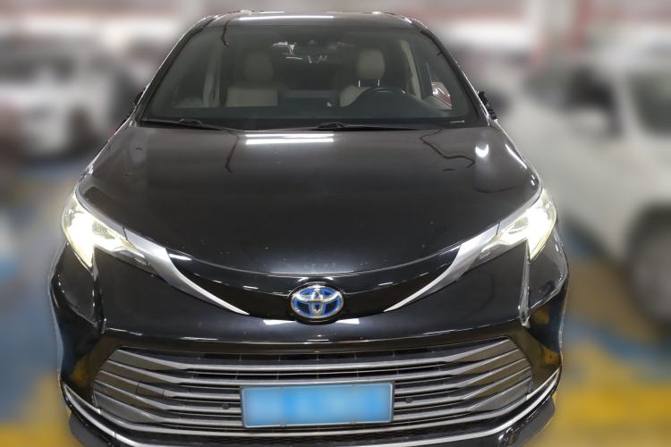 Used Toyota SIENNA 2021 2.5L Hybrid Ultimate Edition Front