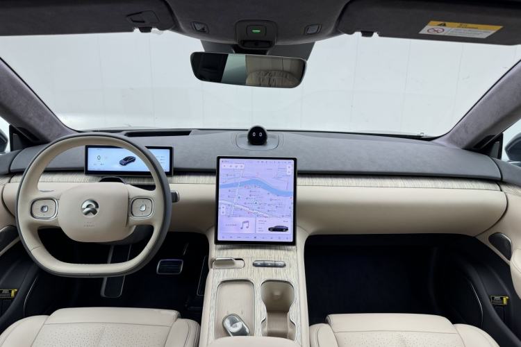 Used Nio ET7 2024 75 kWh Executive Edition Center Console