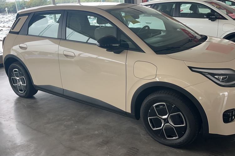 Used AION UT 2025 330 Starlight Edition
