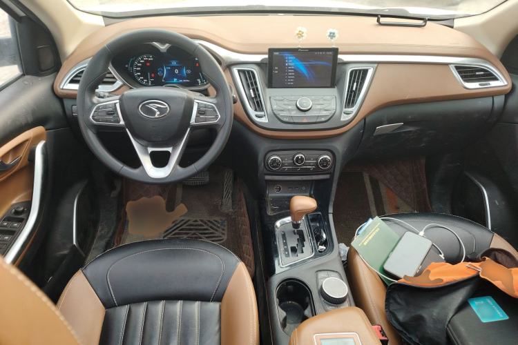 Used Soueast DX7 2018 1.5T Automatic Glory Edition Center Console