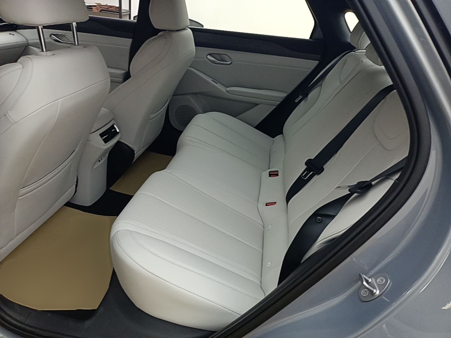 BYD Qin MAX 2026 Model DM-i 230KM Superior Edition — снимка 20