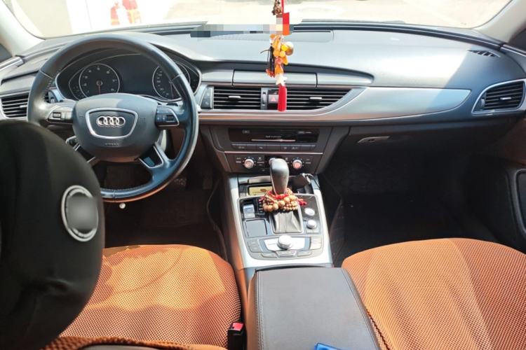 Used Audi A6L 2018 30th Anniversary Edition 35 TFSI Fashion Model Center Console