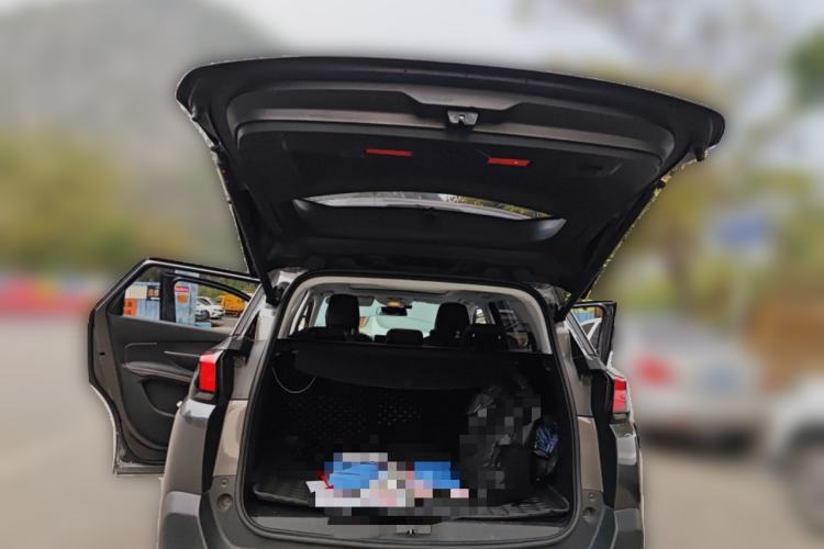 Used Peugeot 5008 2017 380THP 5-Seater Elite Edition Trunk