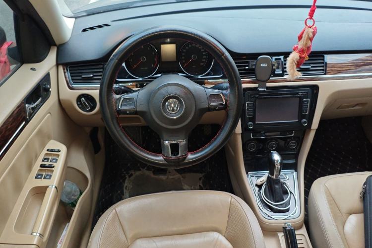 Used Volkswagen Bora 2013 1.6L Automatic Luxury Model Steering Wheel