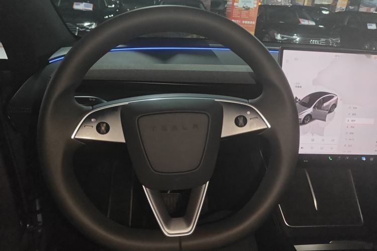 Used Tesla Model Y L 2025 Model Long-Range All-Wheel-Drive Version