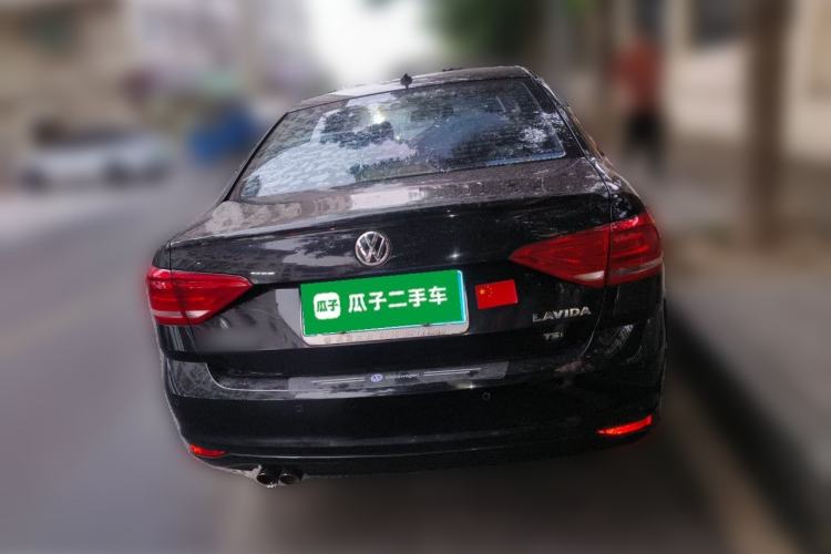 Used Volkswagen Lavida 2015 1.6L Manual Fashion Edition