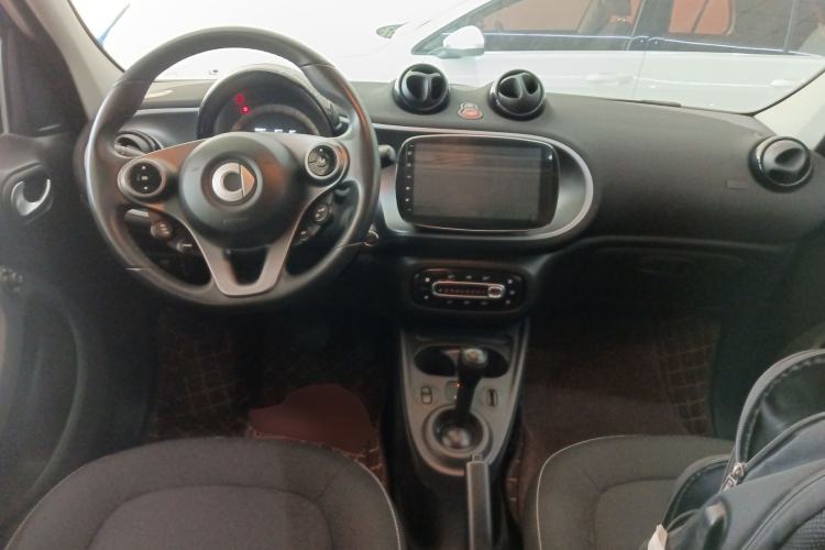 Used smart forfour 2016 1.0L 52 kW Passion Edition

