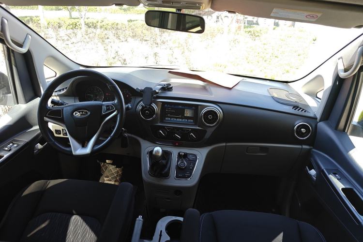 Used JAC Refine M3 2019 IKEA Edition 1.6L Luxury Smart Model Center Console