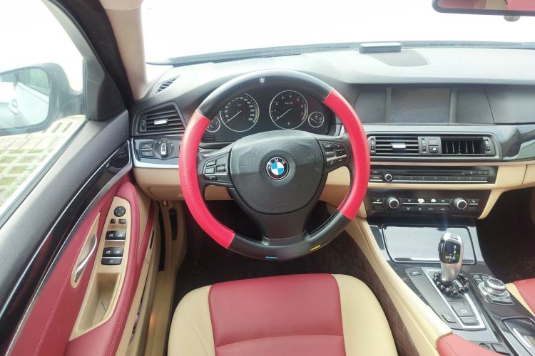 Used BMW 5 Series 2011 523Li Leading Model Steering Wheel