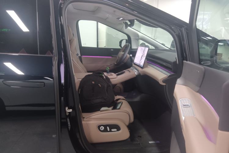 Used XPeng X9 2025 740 Ultra-Long Range Max
