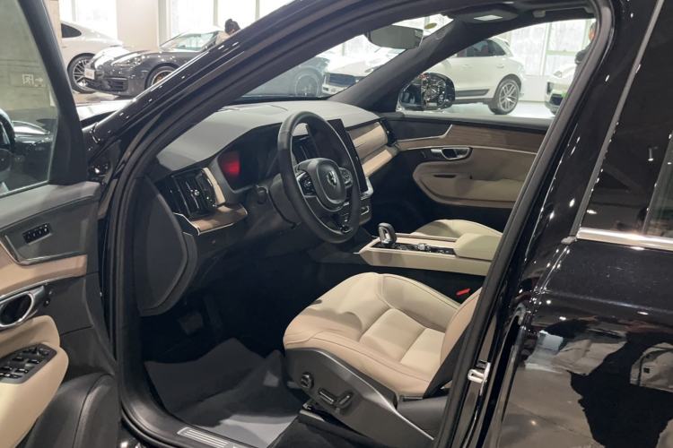 Used Volvo XC90 2025 Facelifted B5 Zhiyi Luxury Edition 5 Seats