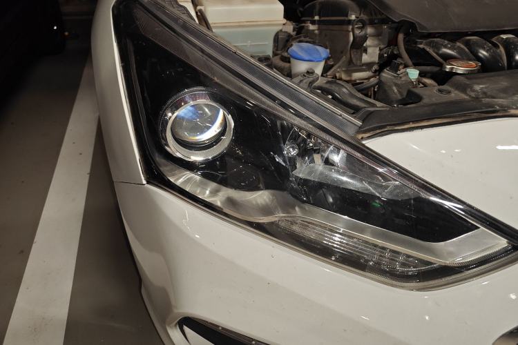 Used Hyundai Mistra 2019 1.8L Automatic Deluxe DLX Model China VI Standard Right Front Headlight