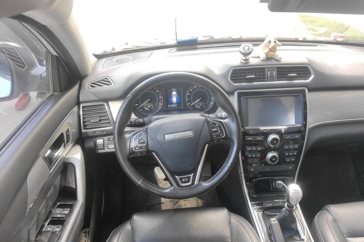 Used Haval H2 2016 Red Label 1.5T Manual Two-Wheel Drive Elite Model
