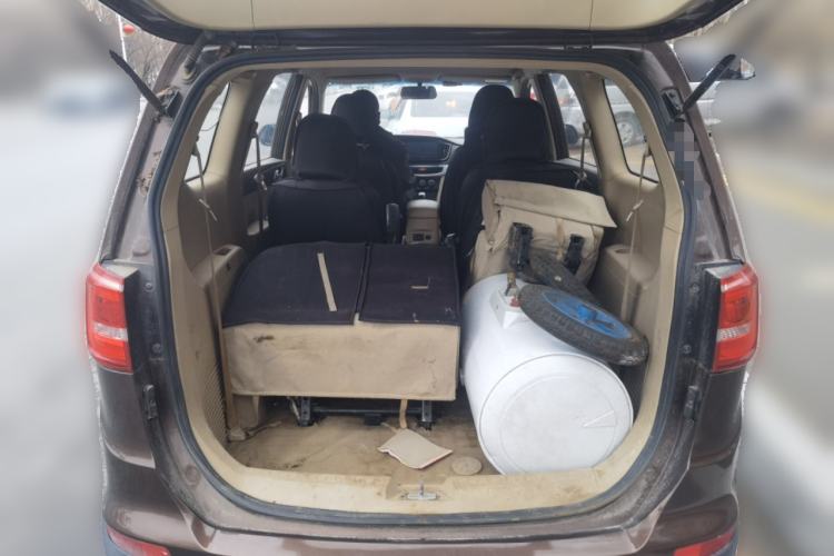 Used Baojun 730 2016 Revised 1.5L Manual Standard Version 7 Seats China V Emission Standard Trunk