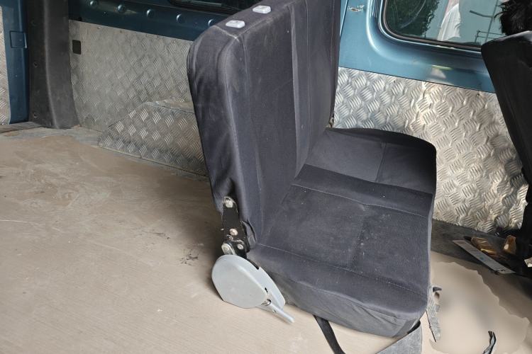 Used Foton Hi-VAN 2024 2.0T Manual Long-Wheelbase Mid-Top Rear Single Tire 5/6/7/9-Seater Left Rear Seat