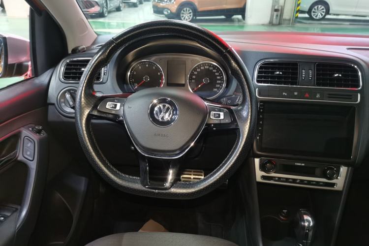 Used Volkswagen Polo 2016 1.6L Cross Polo Automatic Steering Wheel
