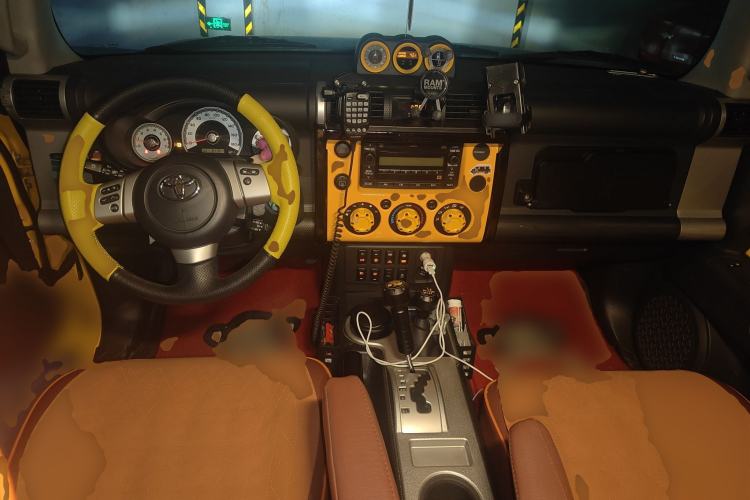 Used Toyota FJ Cruiser 2019 4.0L GX-R Dual Fuel System Twin Fuel Tanks Air Pump – Middle East Center Console