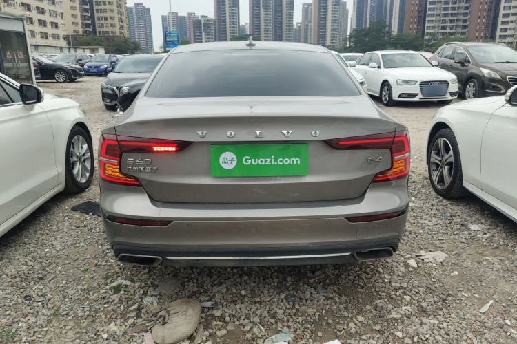Used Volvo S60 2022 B4 Zhiyuan Luxury Edition
