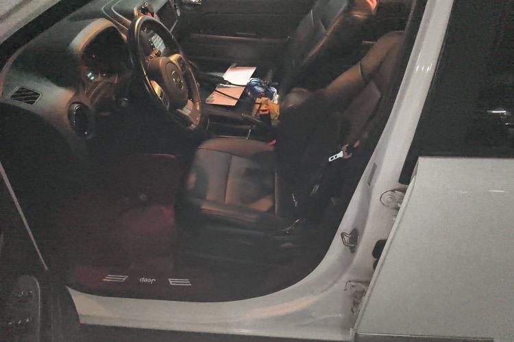 Used Jeep Compass 2013 2.0L two-wheel drive sport version