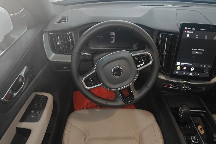 Used Volvo XC60 2026 B5 4x4 Smart Luxury Edition
