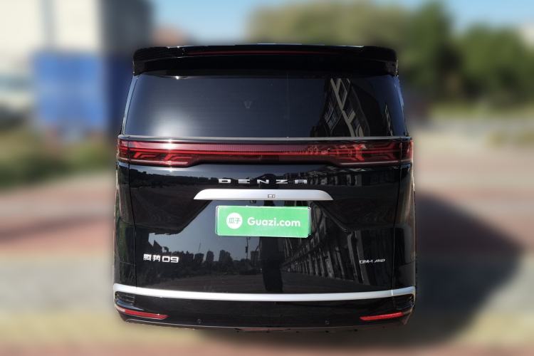 Used Denza D9 2024 DM-i 980 Four-Wheel Drive Prestige Model
