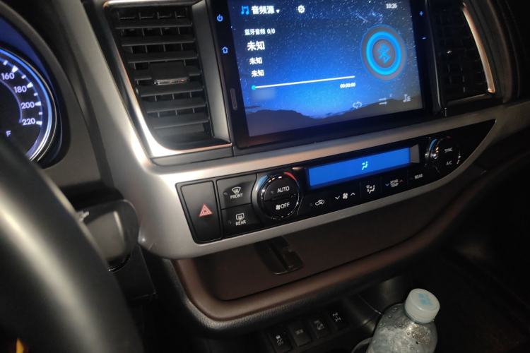 Used Toyota Highlander 2018 2.0T Four-Wheel Drive Prestige Version 7 Seats China V Emission Standard