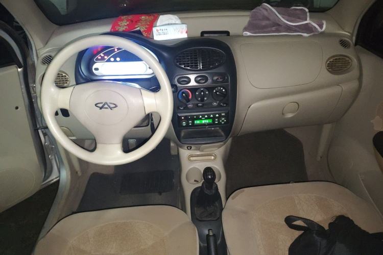 Used Chery QQ3 2012 Stylish Edition 1.0L Manual Start-Up Model Center Console