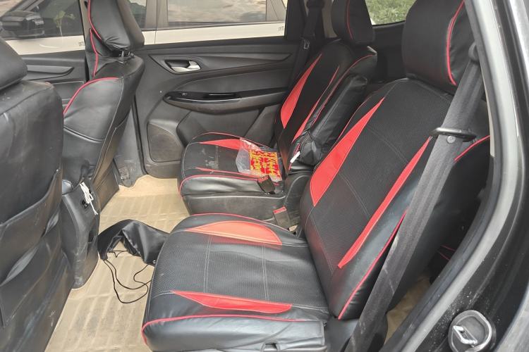 Used Baojun 730 2019 1.5L Manual Fashion Model 7-seater National V
