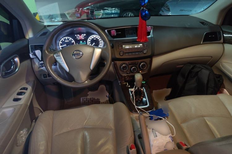 Used Nissan Sylphy 2012 1.6 XL CVT Luxury Edition Center Console