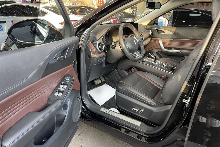 Used Wey VV5 2021 1.5T Two-Wheel Drive Smart Pioneer
