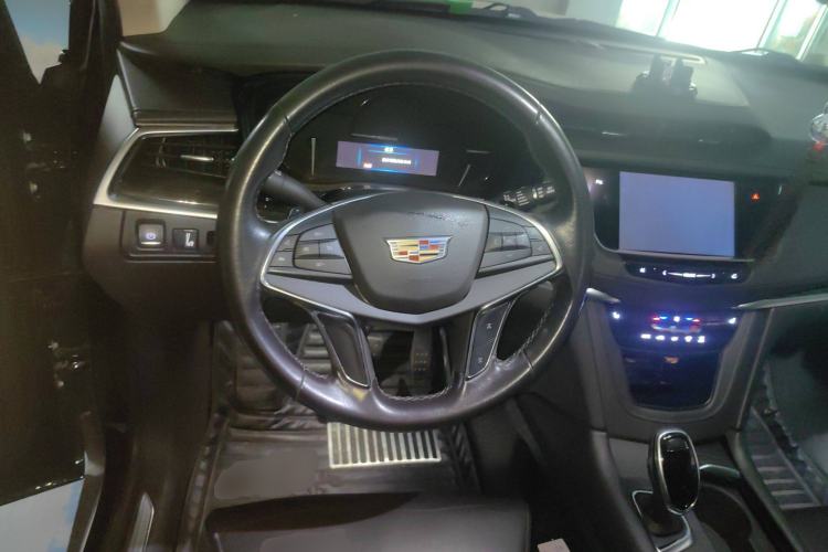 Used Cadillac XT5 2017 Anniversary Edition 28T Four-Wheel Drive Luxury Model Steering Wheel